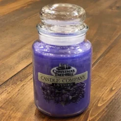 Christmas Tree Hill Candle - Lavender - 26oz